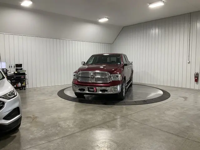 Used 2018 RAM Ram 1500 Laramie with VIN 1C6RR7NM0JS242673 for sale in Roanoke, IN