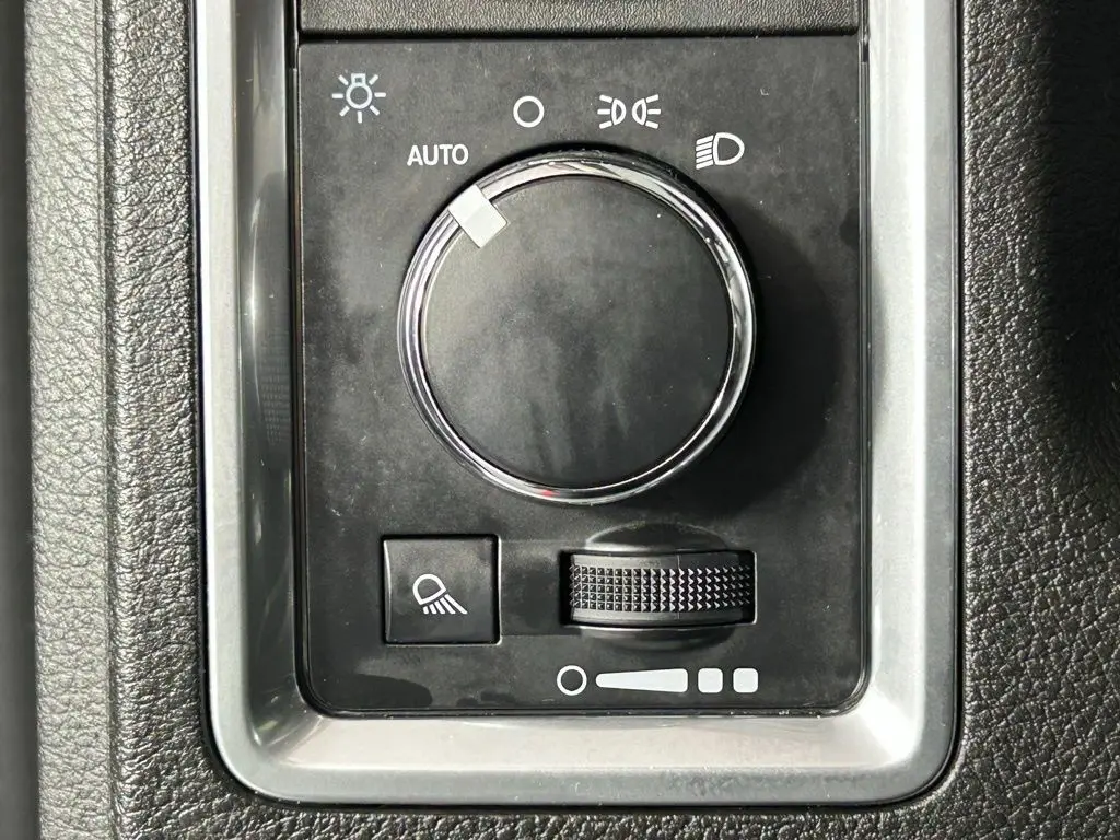 2023 Ram 1500 Classic SLT photo 24