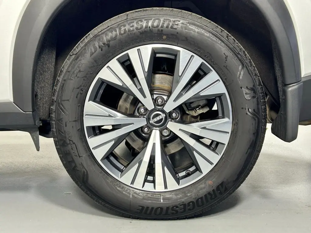 2022 Nissan Rogue SV photo 34