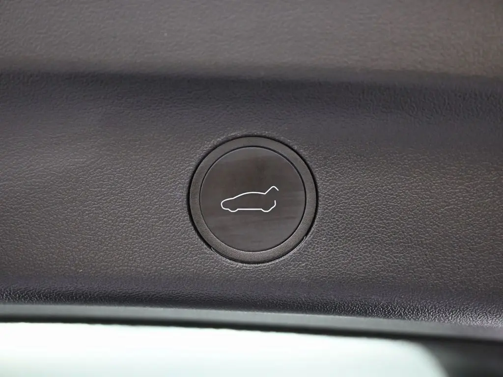 2022 Tesla Model Y Performance photo 14