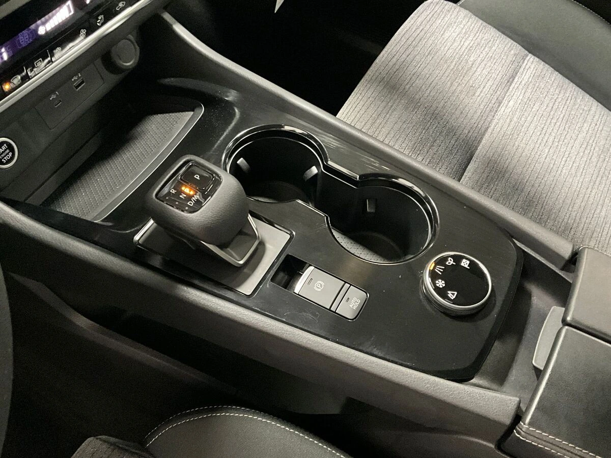 2023 Nissan Rogue SV - Photo 18