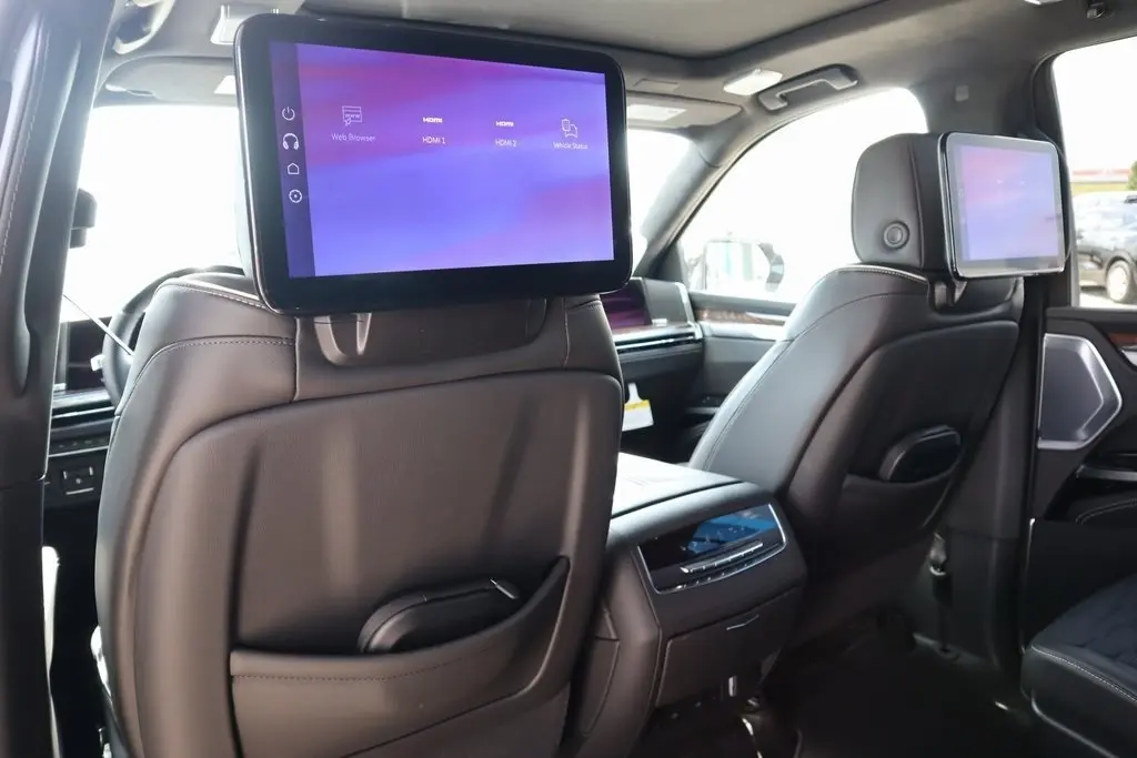 2026 Cadillac Escalade Platinum Sport photo 7