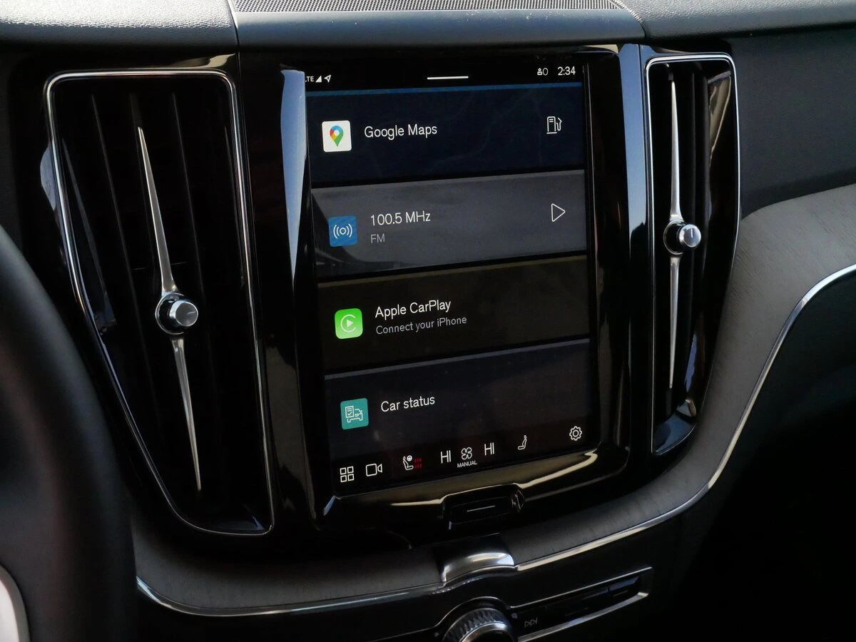 2025 Volvo - image 22