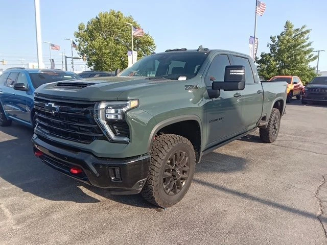 2026 Chevrolet Silverado HD LTZ 4WD Crew Cab Standard Box's photo