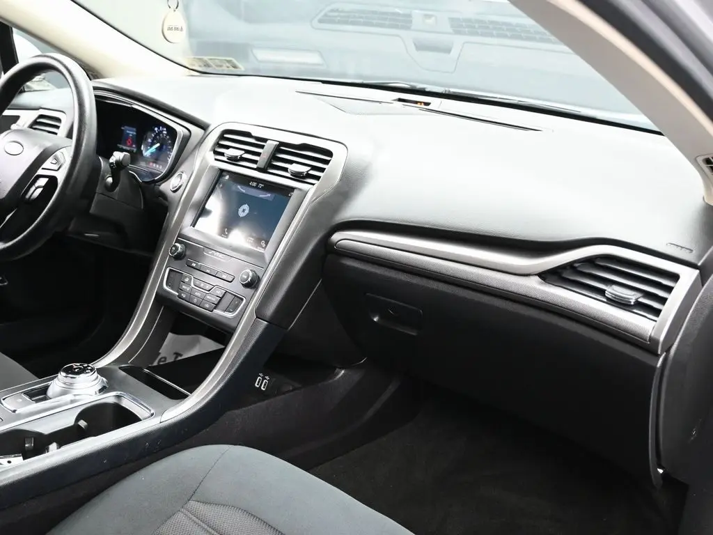 2019 Ford Fusion SE Hybrid photo 21