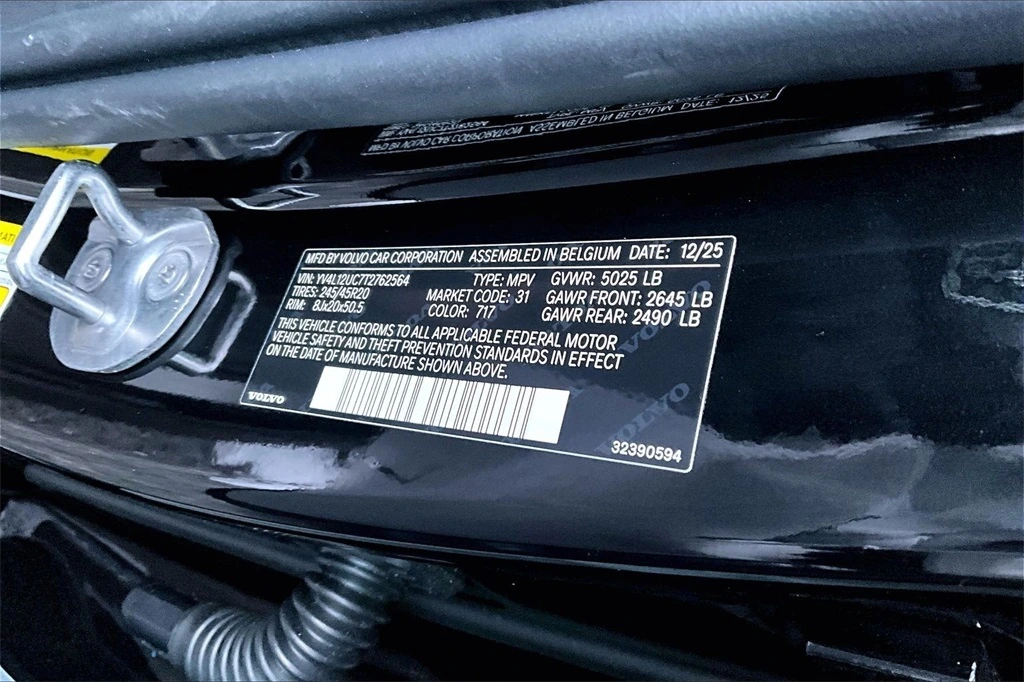 2026 Volvo - image 14