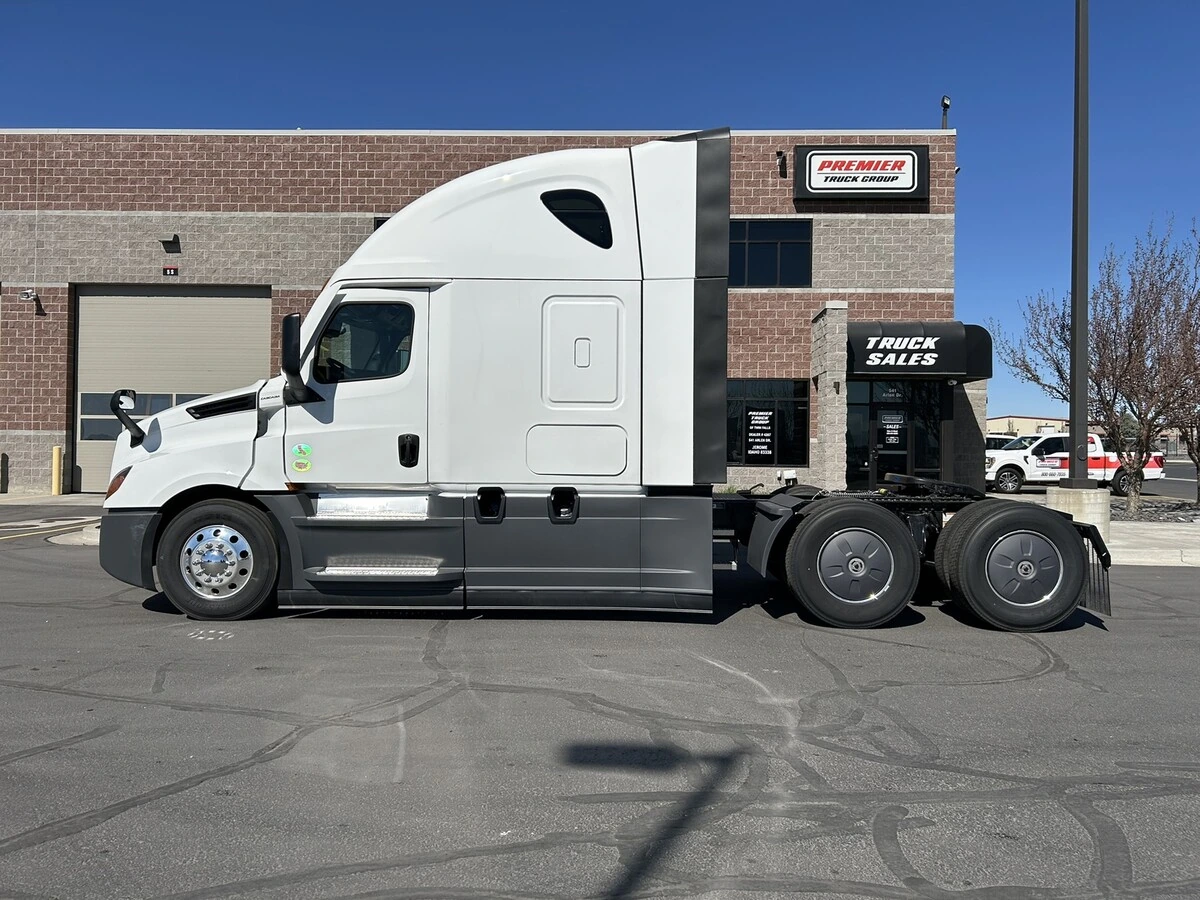 2026 Freightliner Cascadia - image 9
