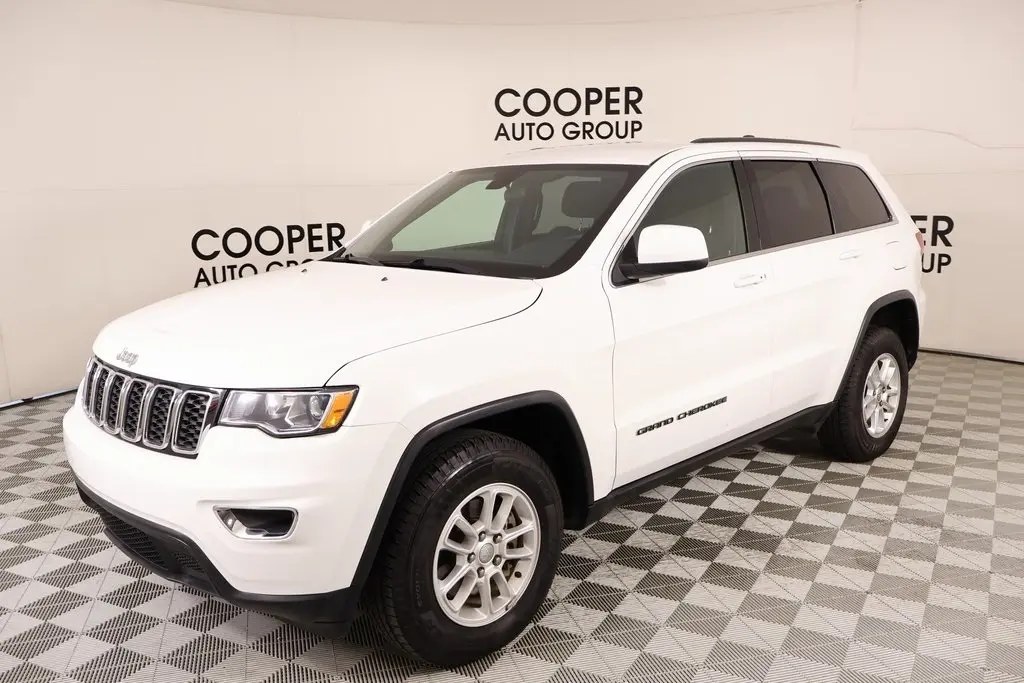 2018 Jeep Grand Cherokee Laredo photo 3