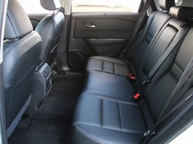 2023 Nissan Rogue SL photo 23