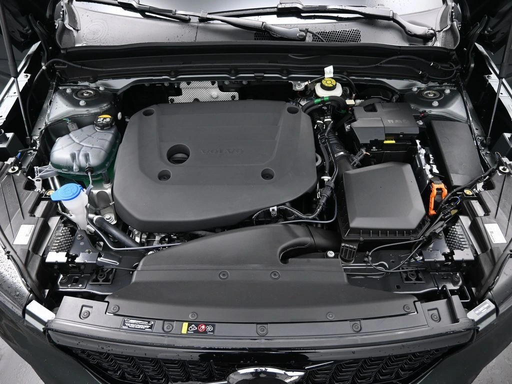 2026 Volvo - image 29