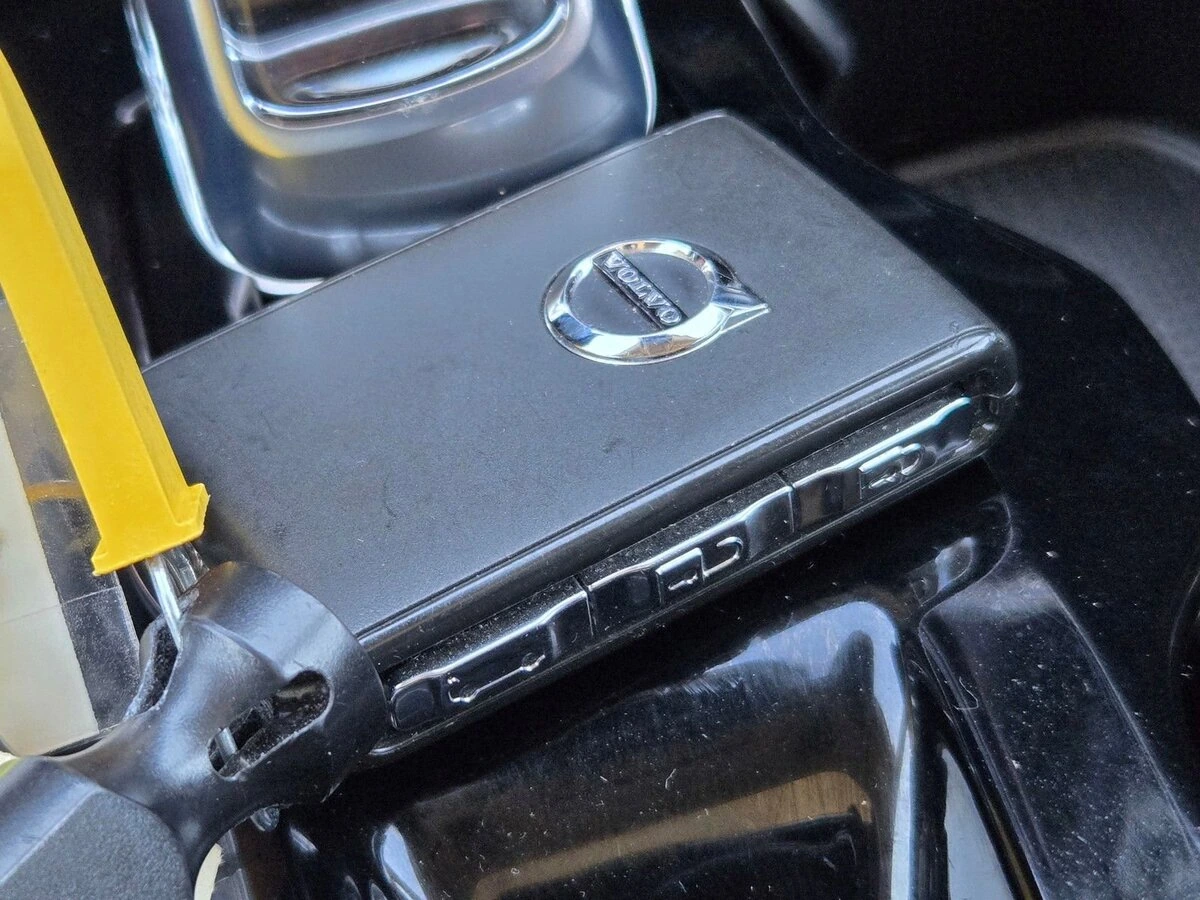 2023 Volvo - image 34