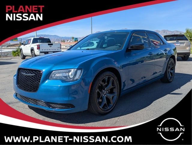 2020 Chrysler 300 Touring's photo
