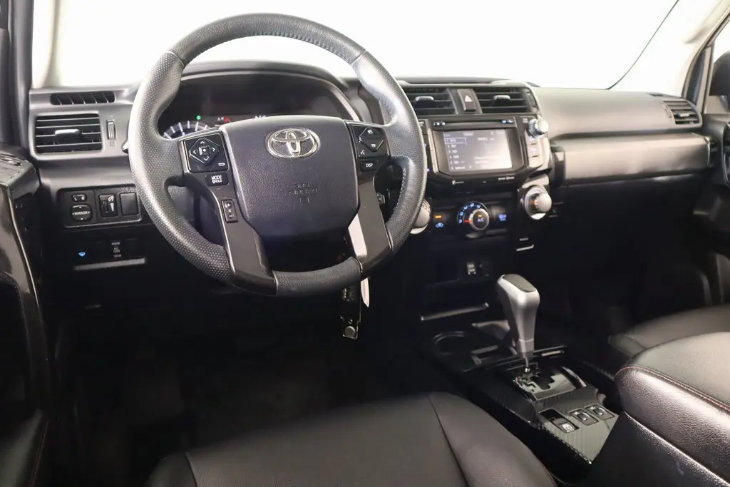 2019 Toyota 4Runner TRD Off-Road Premium photo 2