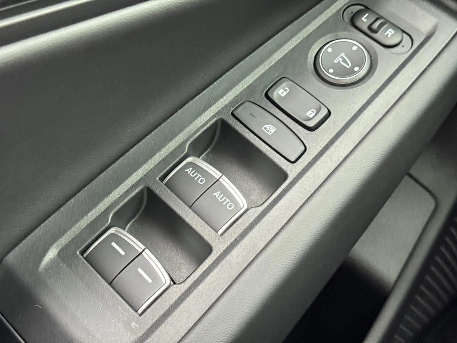 2025 Honda Accord Hybrid EX-L photo 22