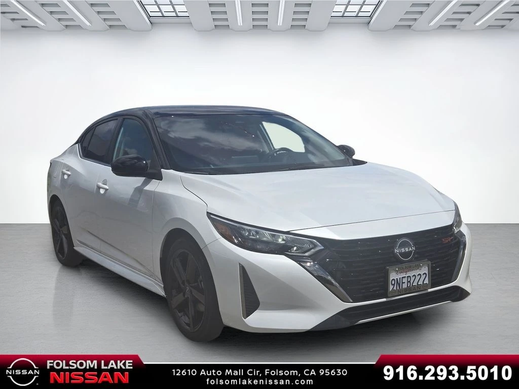 2024 Nissan Sentra SR CVT's photo