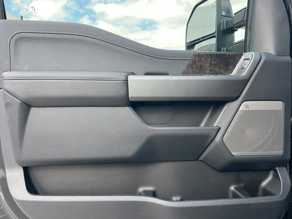 2026 Ford F-250 photo 17