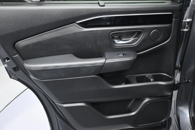 2025 Honda Pilot EX-L - Photo 29
