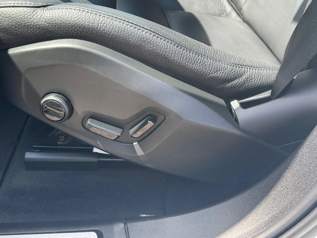 2025 Volvo XC60 Plus - Photo 19