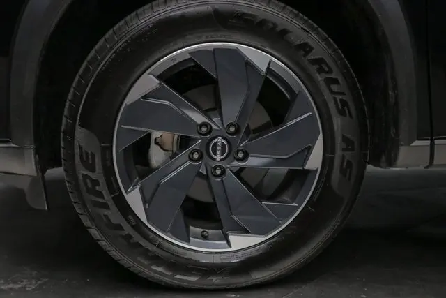 2024 Nissan Rogue SV photo 8