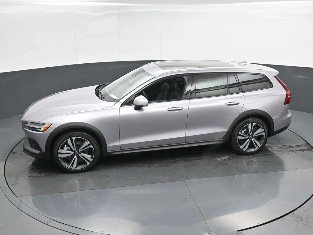 2026 Volvo V60 Cross Country Plus - Photo 35