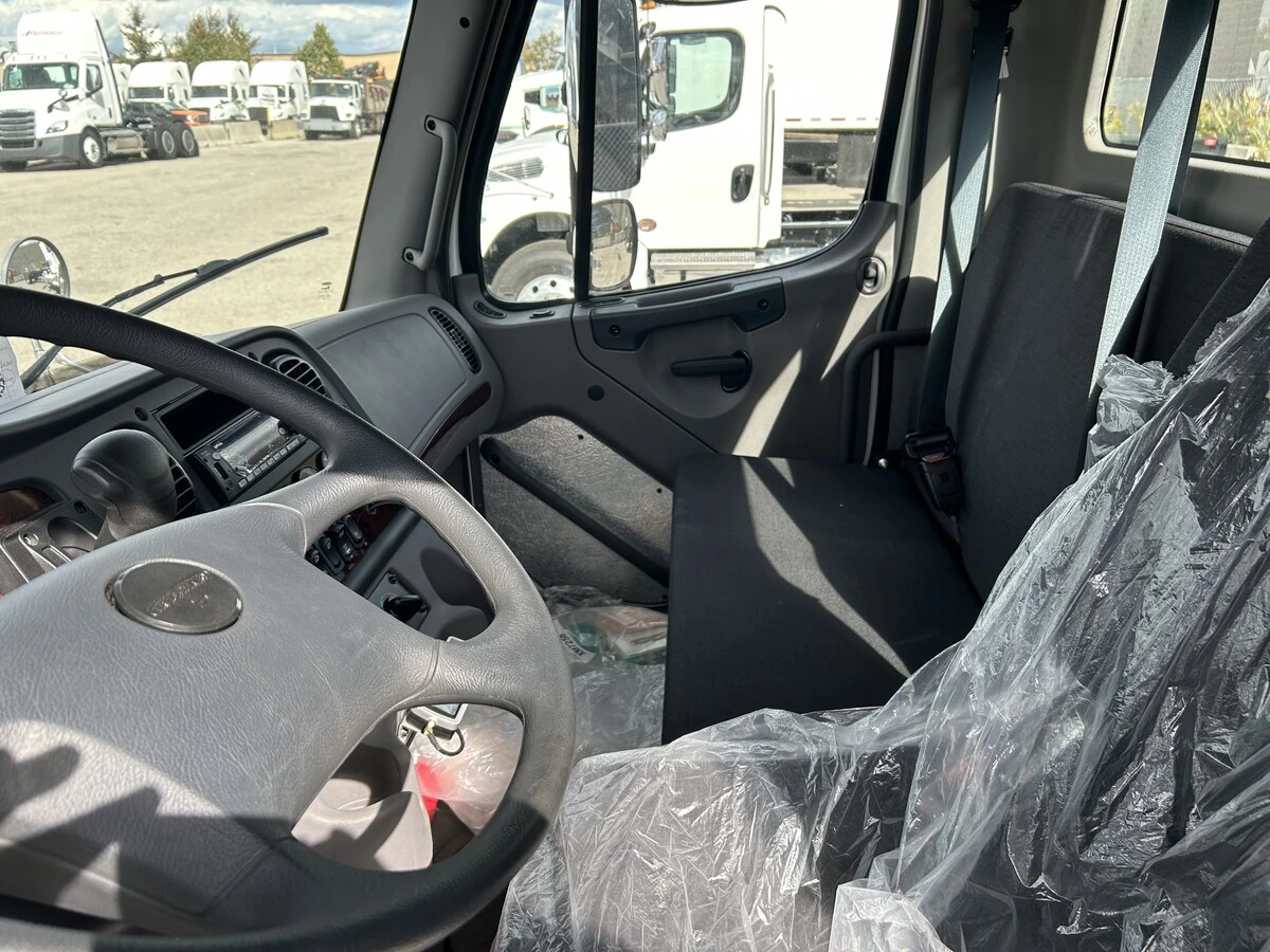2027 Freightliner M2 106 — photo 8