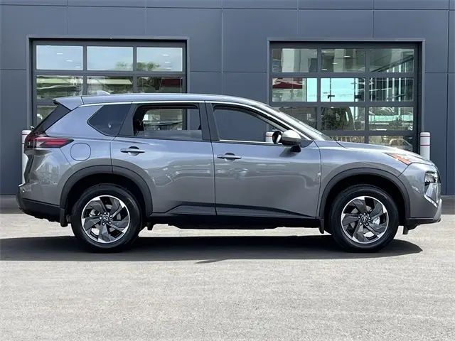 2026 Nissan Rogue SV photo 7