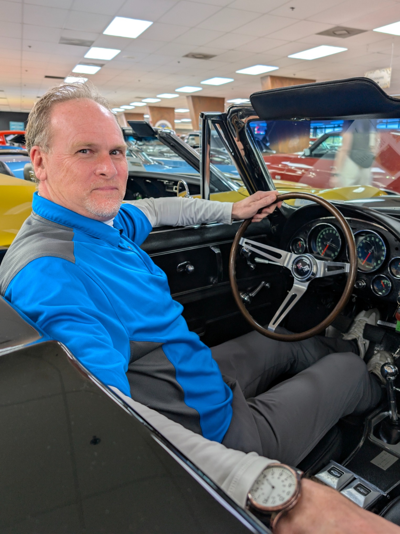 Sales Terry Brown in Sales at [[dealerName]]