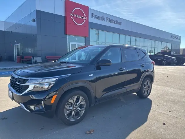 2024 Kia Seltos LX's photo