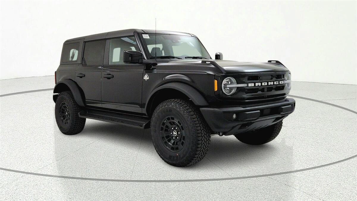 2026 Ford Bronco Outer Banks 4x4's photo