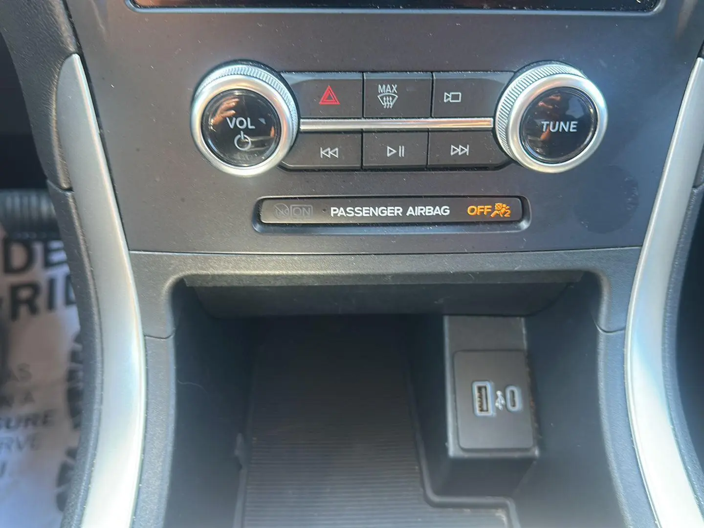 2023 Ford Edge SEL photo 10