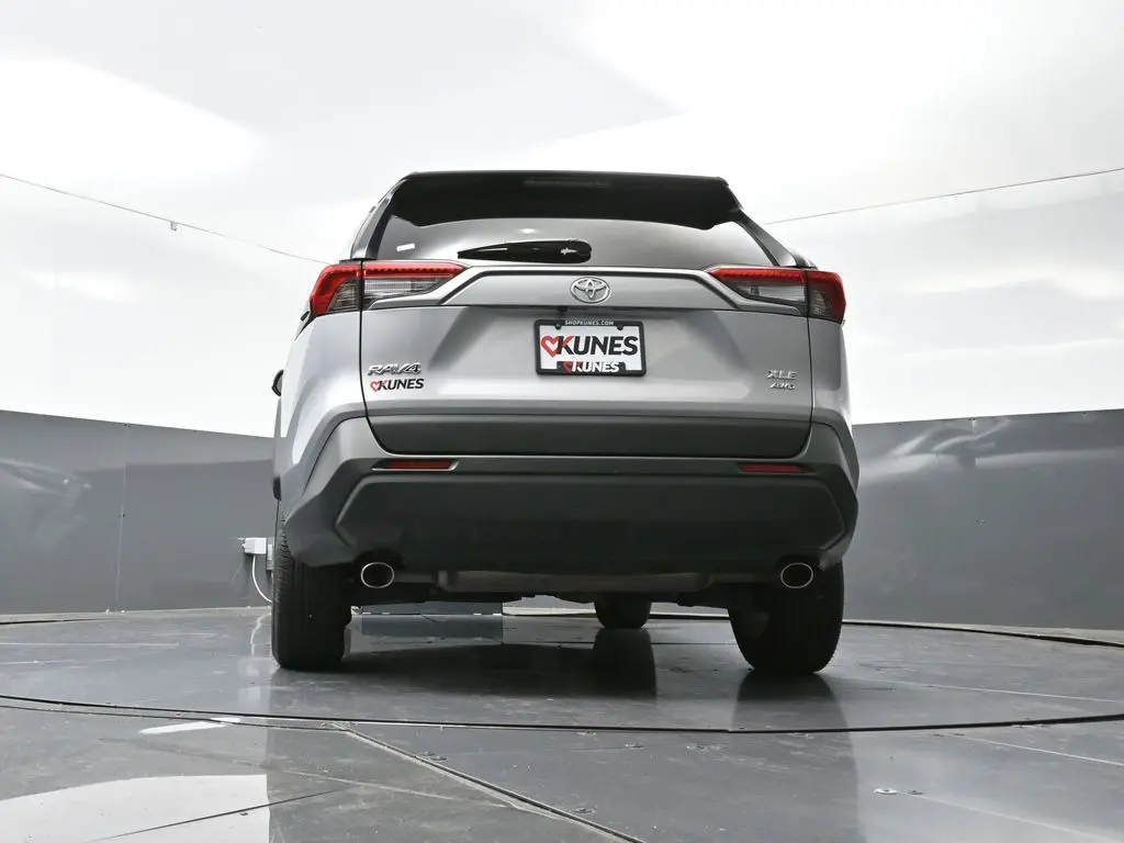 2024 Toyota RAV4 XLE photo 41