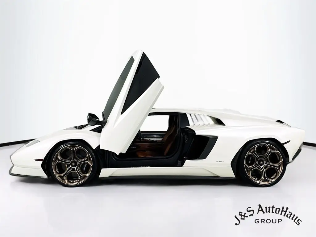 2022 Lamborghini Countach LPI 800-4 photo 4
