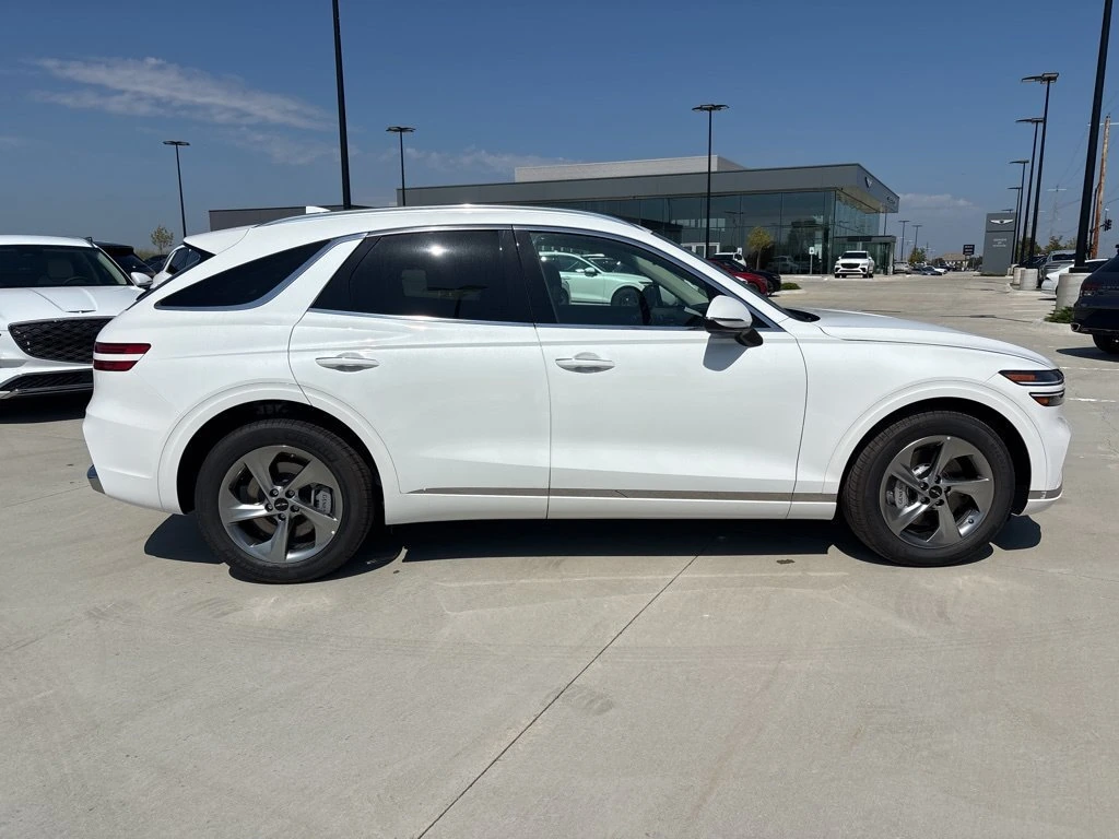 2026 GENESIS GV70 Standard - Photo 11