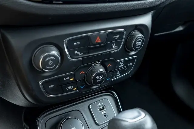 2021 Jeep Compass Limited photo 12