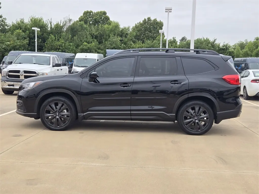 2022 Subaru Ascent Onyx Edition photo 4
