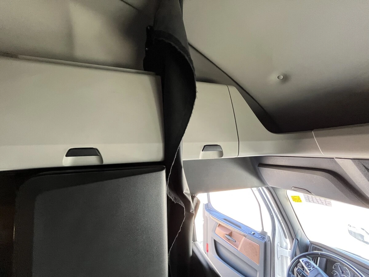 2022 Freightliner Cascadia - image 42