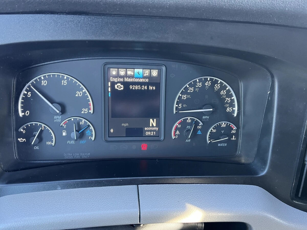 2022 Freightliner Cascadia - image 22