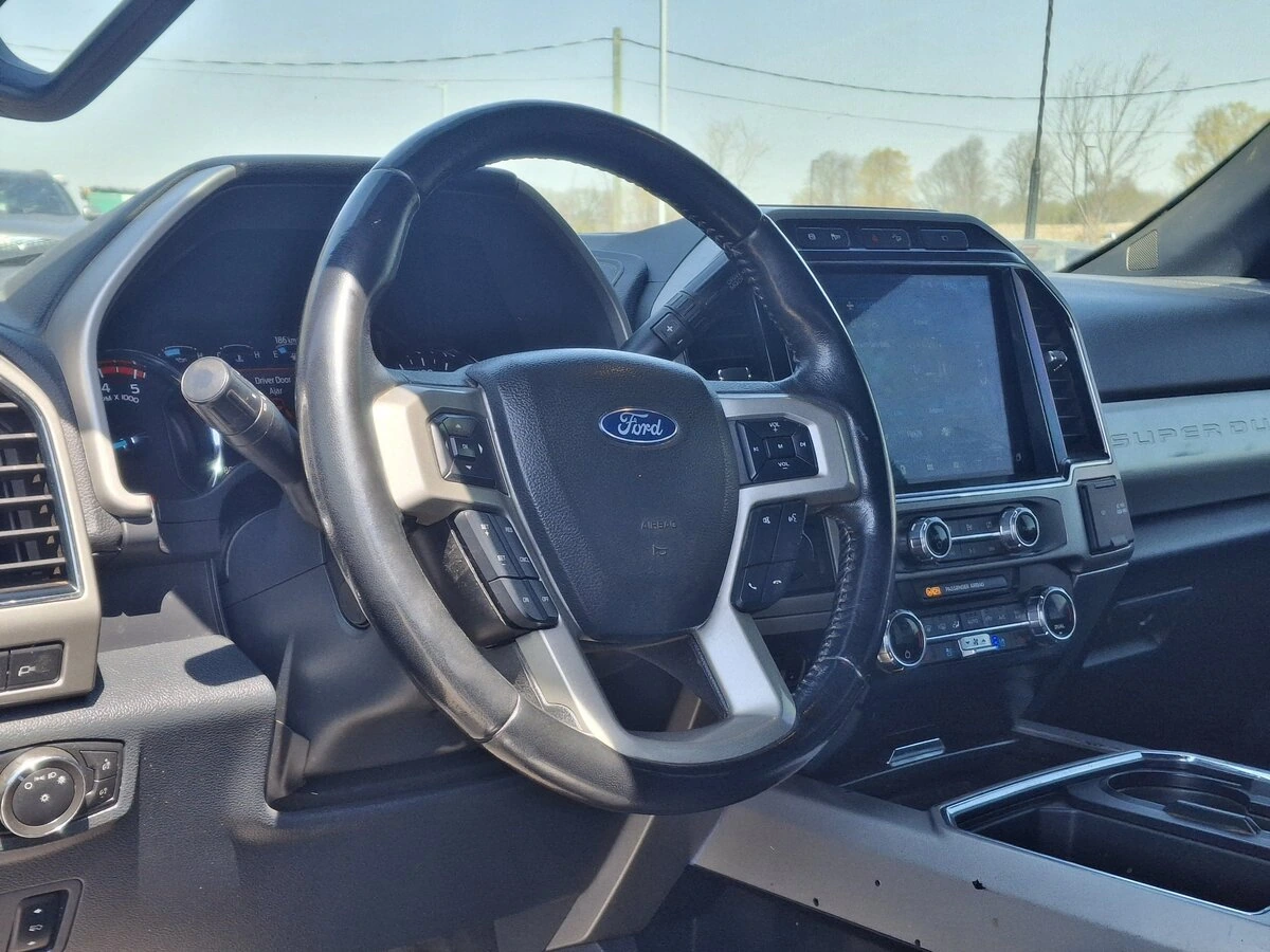 2022 Ford — photo 2