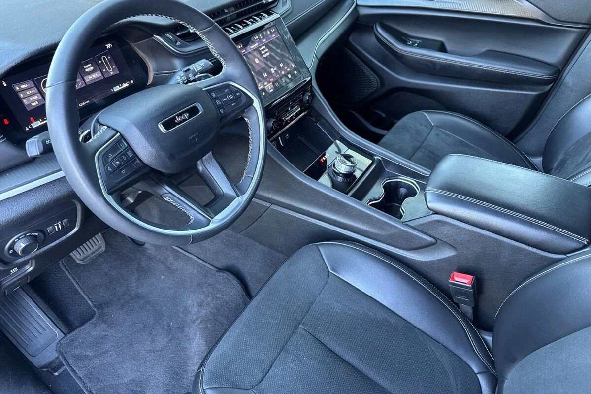 2025 Jeep Grand Cherokee Altitude - Photo 10