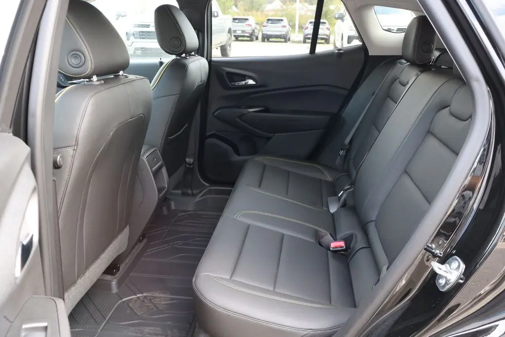 2025 Chevrolet Trax ACTIV photo 28