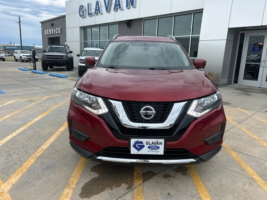 2018 Nissan Rogue SV photo 6