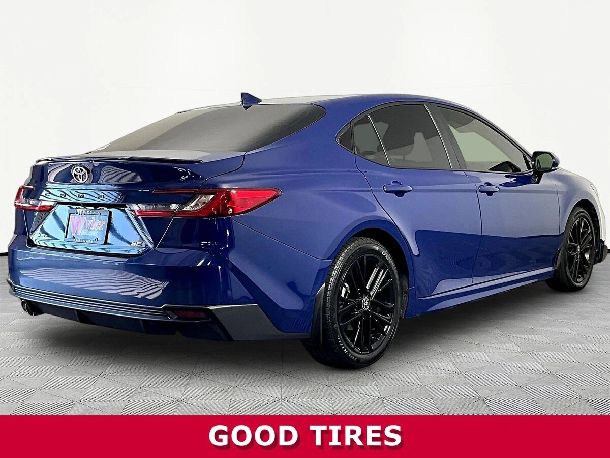2025 Toyota Camry SE - Photo 6