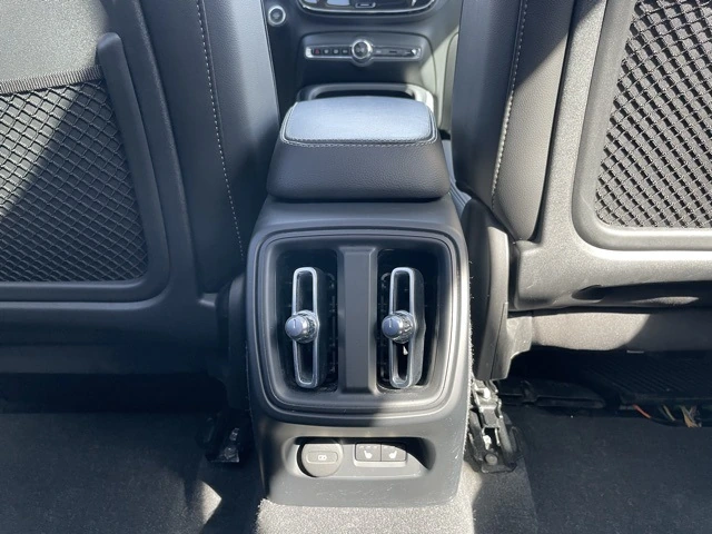 2024 Volvo - image 19