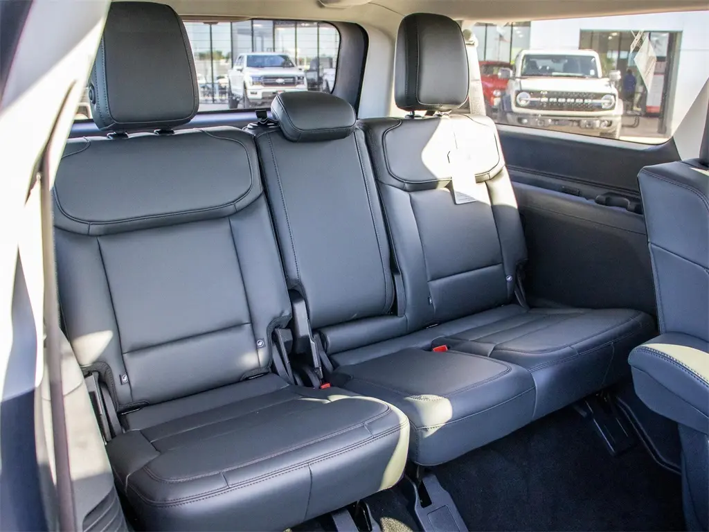2025 Ford Expedition MAX photo 21