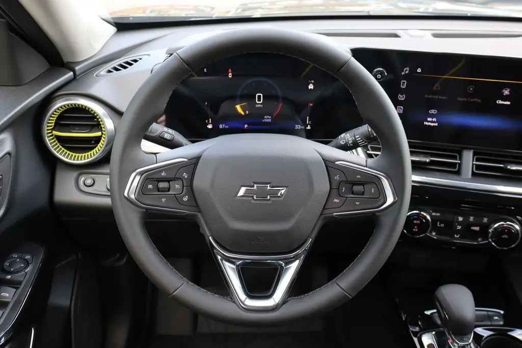 2025 Chevrolet Trax ACTIV photo 9