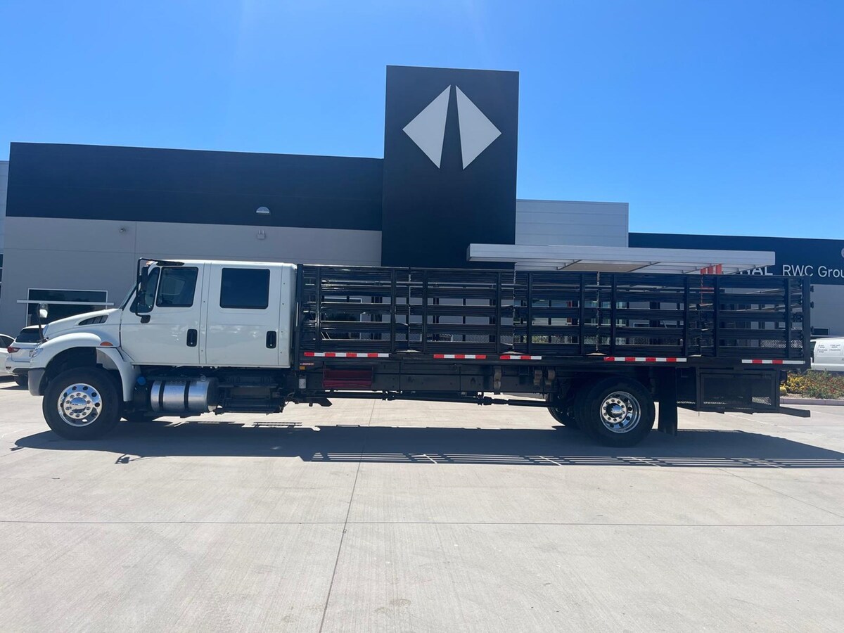 2019 International 4300 in Portland, OR — photo 2