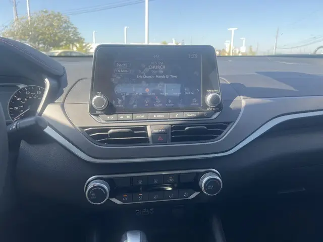 2025 Nissan Altima 2.5 SR photo 12