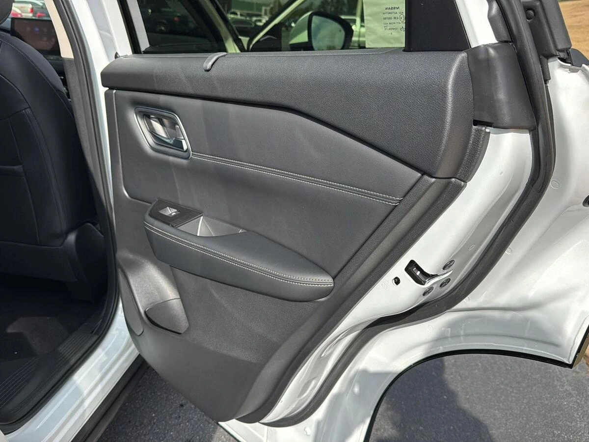 2026 Nissan Rogue Platinum - Photo 13