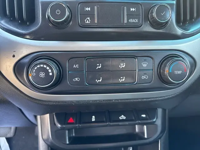 2021 Chevrolet Colorado LT photo 16