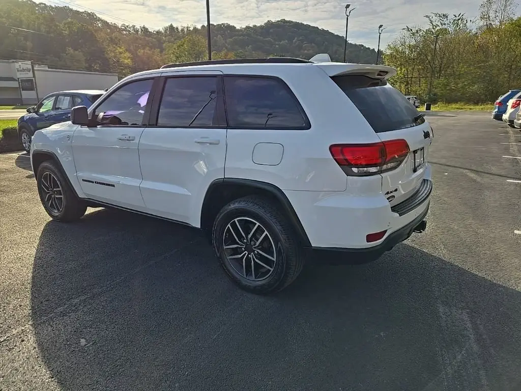 2019 Jeep Grand Cherokee Trailhawk photo 3